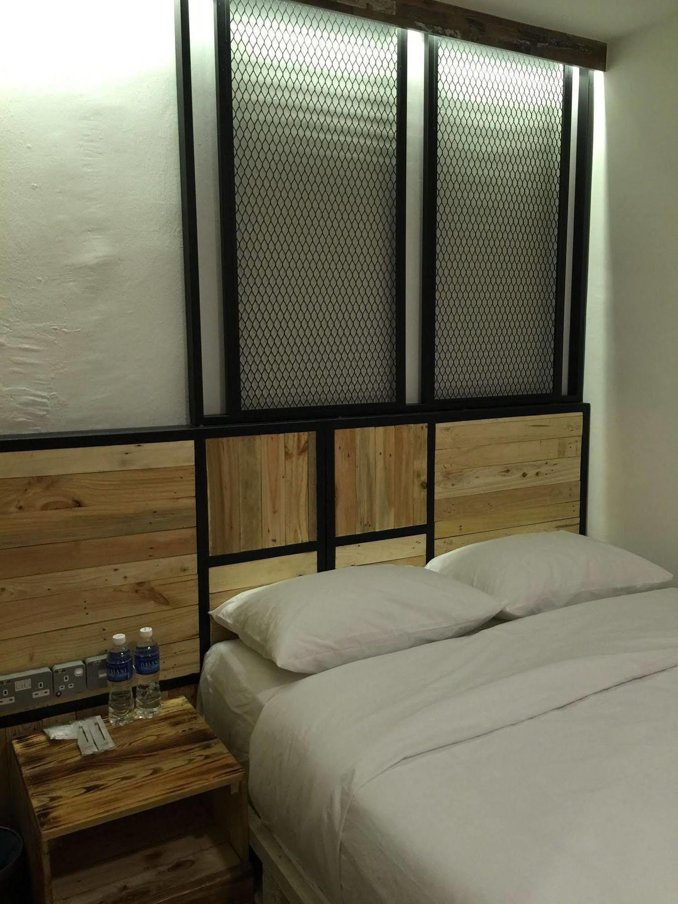 פונטיאן קסיל The Oikos Hotel מראה חיצוני תמונה