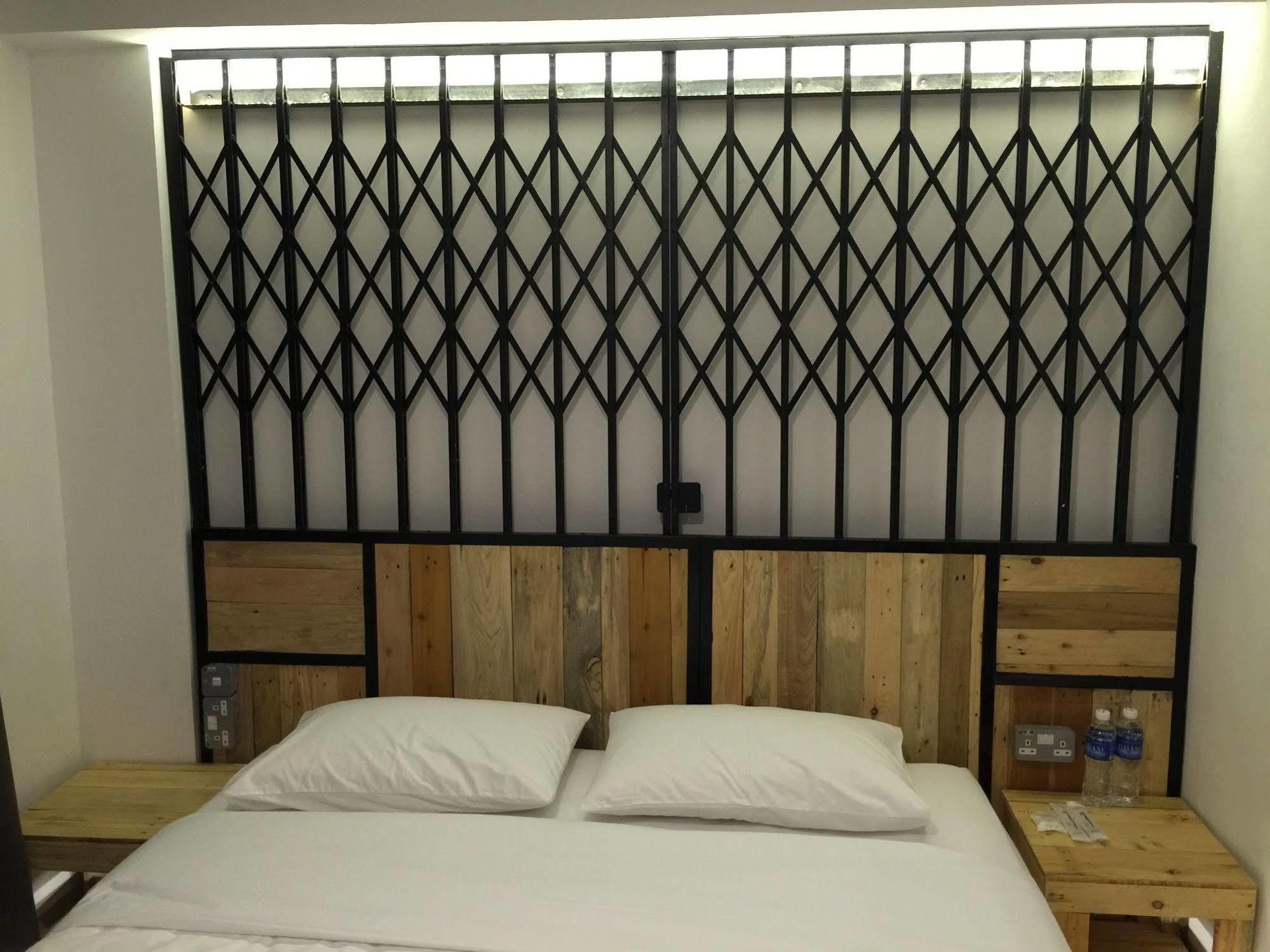פונטיאן קסיל The Oikos Hotel מראה חיצוני תמונה