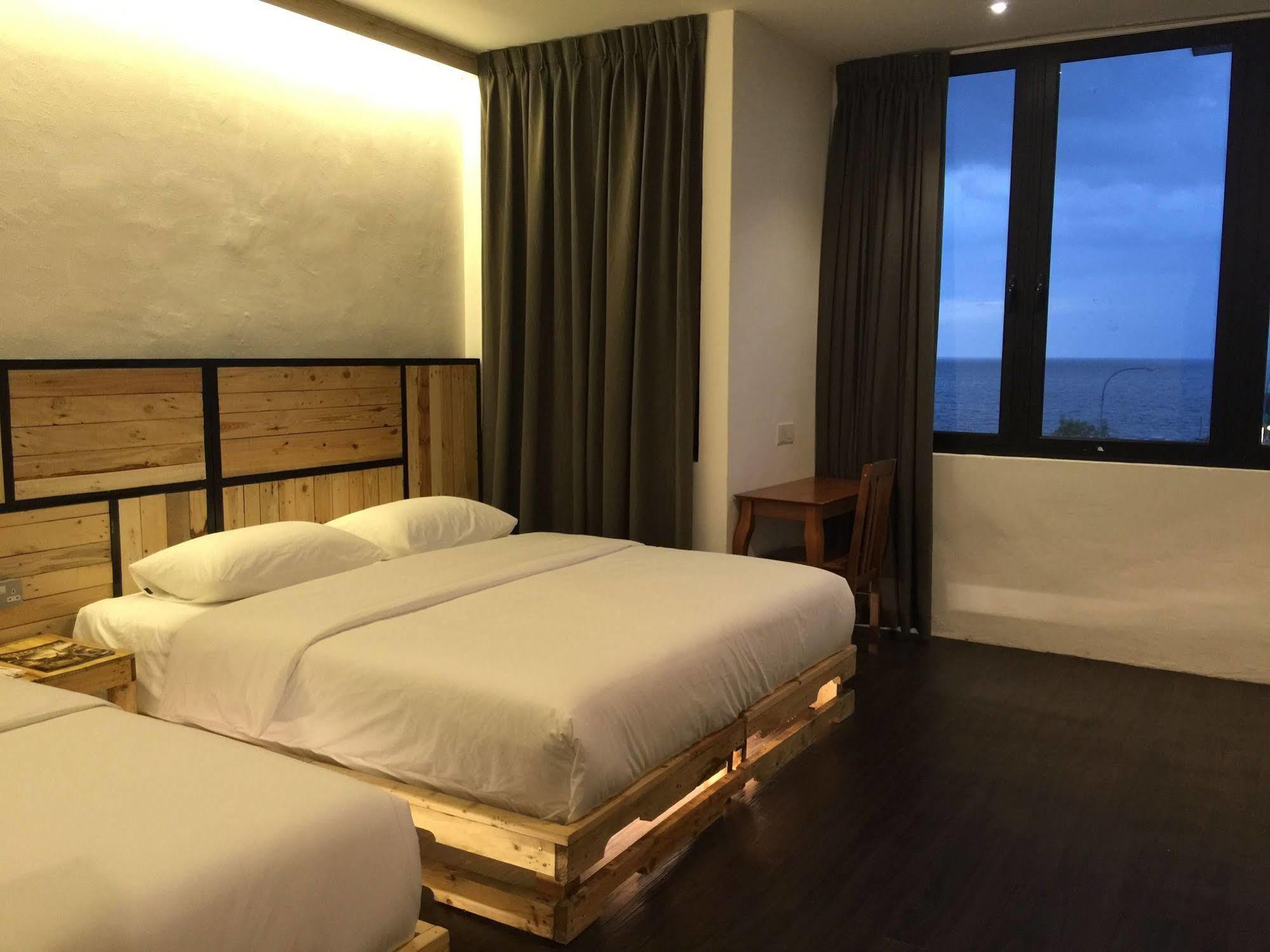 פונטיאן קסיל The Oikos Hotel מראה חיצוני תמונה